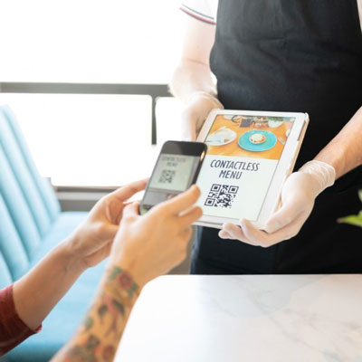How Contactless Technologies Can Help Counter Hesitations About Eating Indoors