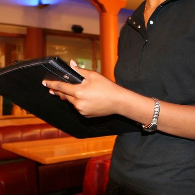 Top 7 benefits restaurants can get from using an online food ordering system